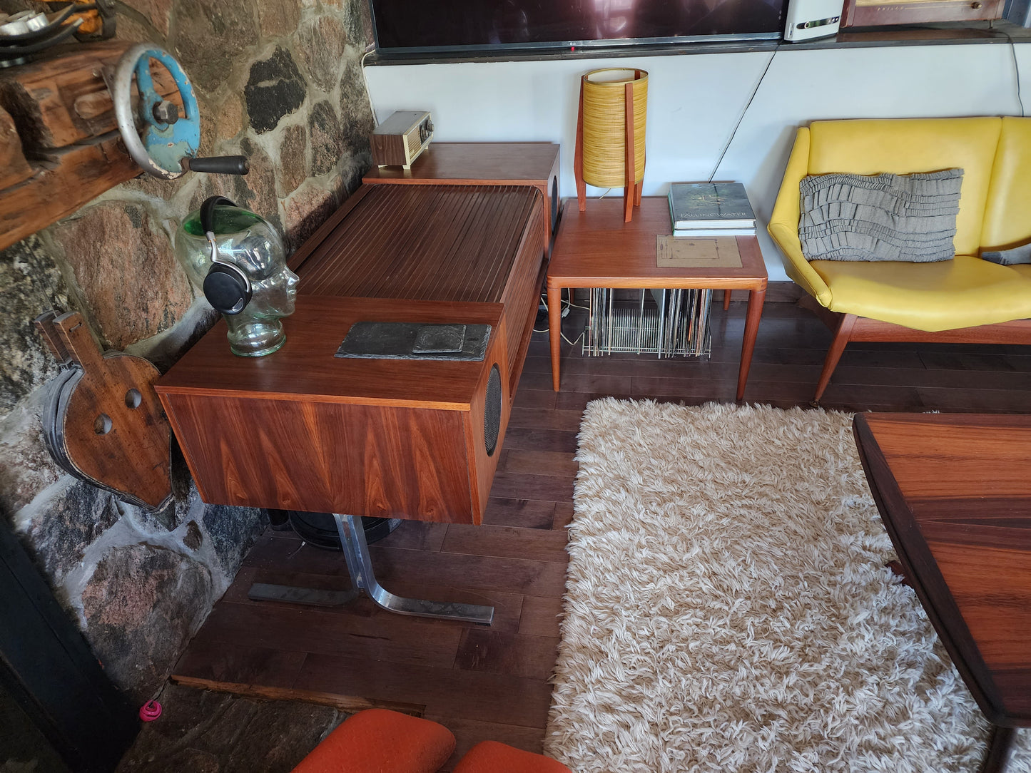 For rent***REFINISHED MCM Electrohome Circa 75 Model 701 Stereo Console Space Age Teak