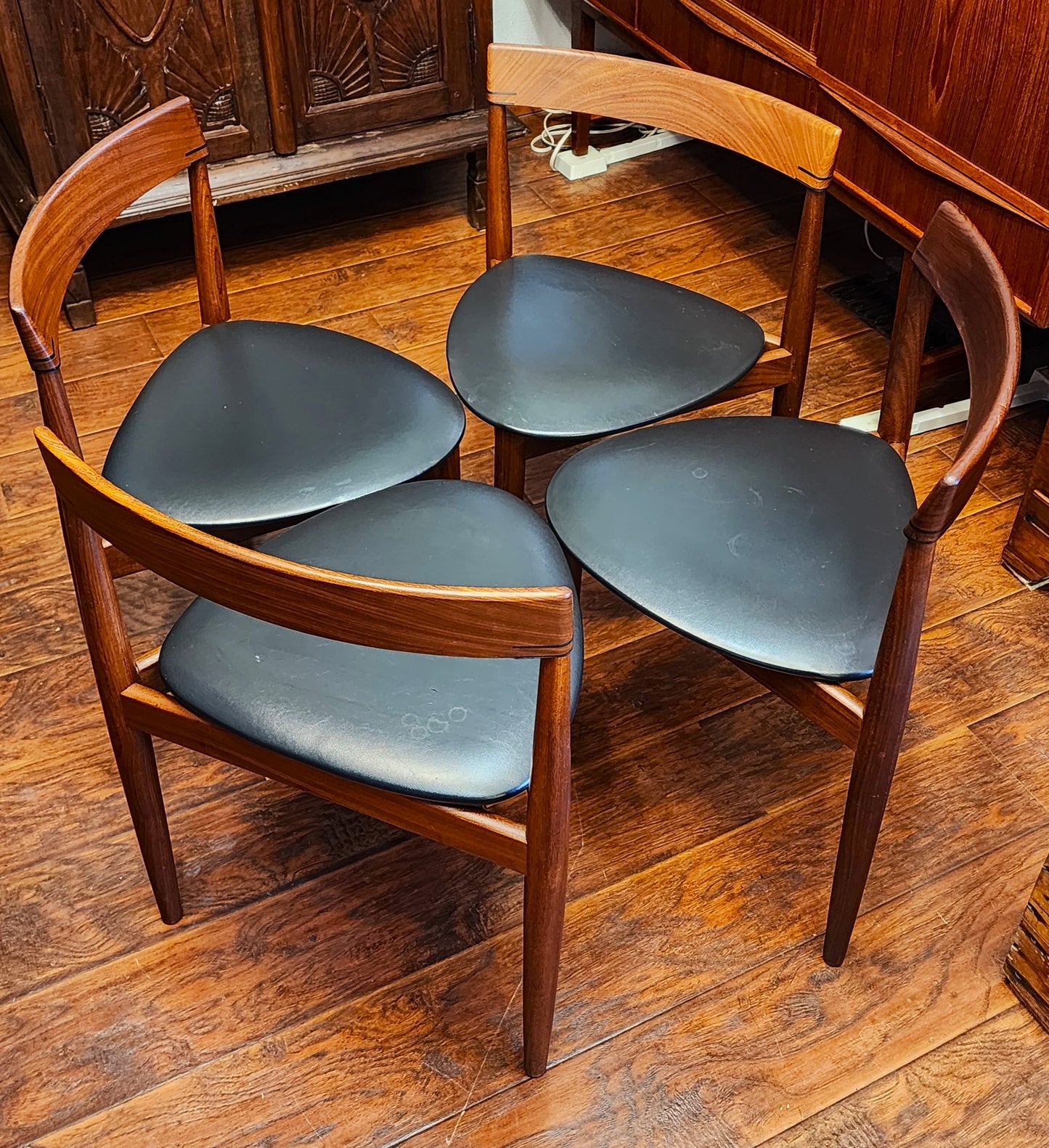 REFINISHED Danish MCM ROUNDETTE Teak Extension Table & 4 Chairs by Hans Olsen