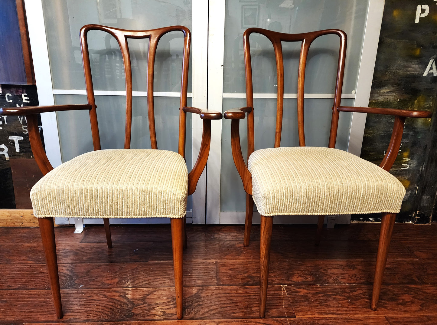 REFINISHED Mid Century Modern Walnut Table w 3 Leaves 61"-103" and 8 Chairs