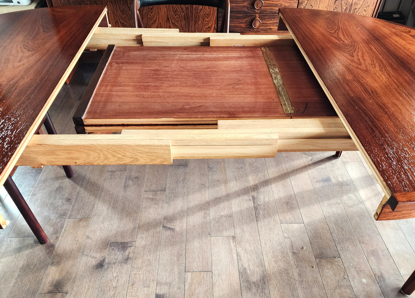 REFINISHED Danish MCM Rosewood Table Round w 2 Leaves by H.Rosengren Hansen 47"- 86"