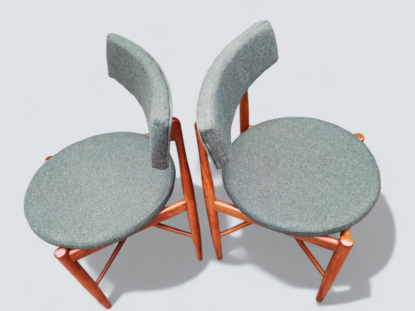 REFINISHED MCM Teak Extension Table & 6 REUPHOLSTERED chairs by G Plan