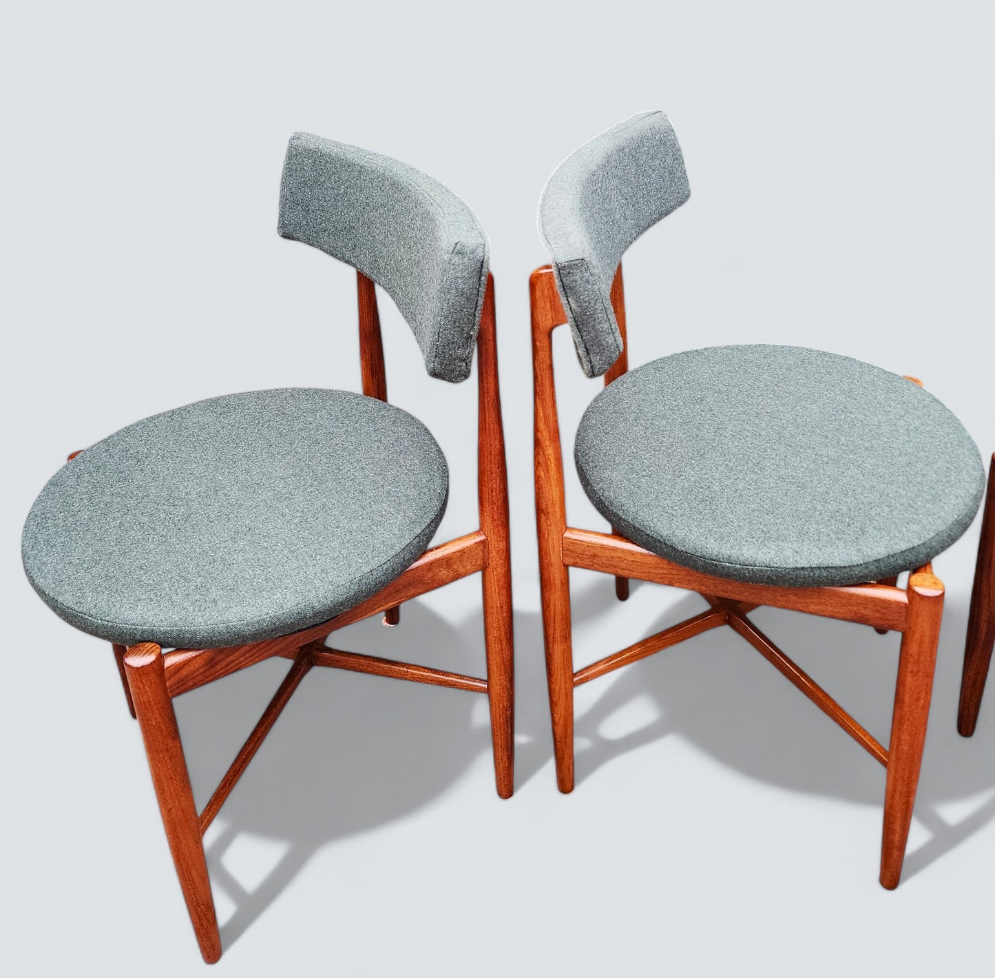 REFINISHED MCM Teak Extension Table & 6 REUPHOLSTERED chairs by G Plan