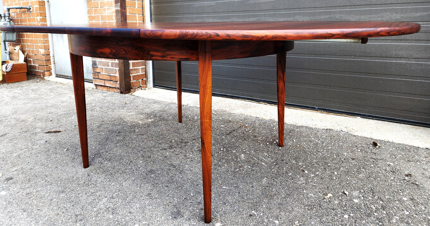 REFINISHED Danish MCM Rio Rosewood Table Round to Oval by Niels Moller 50"-78" Model 15, Selfstoring