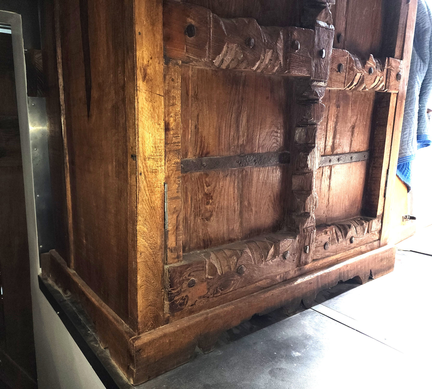 Indian 19th Century Gujarat Teak Armoire with Iron Braces and Carved Columns