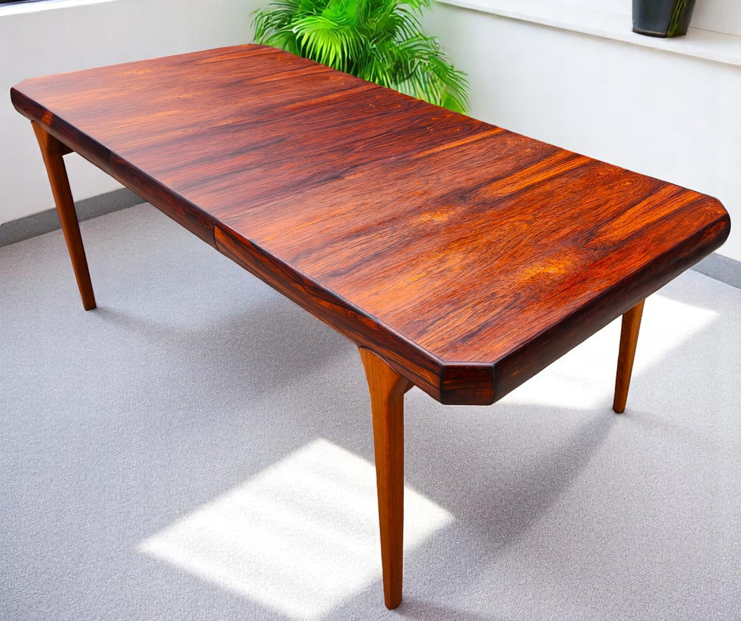 REFINISHED Danish Mid Century Modern Rio Rosewood Table 2 Leaves Selfstoring 59"-98.5"