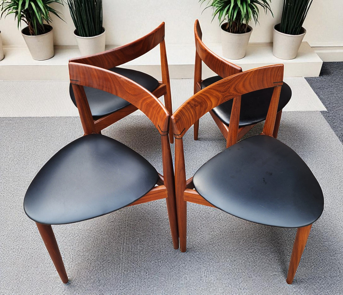 Danish Mid Century Modern ROUNDETTE Teak Table & 4 Chairs by Hans Olsen for Frem Rølje