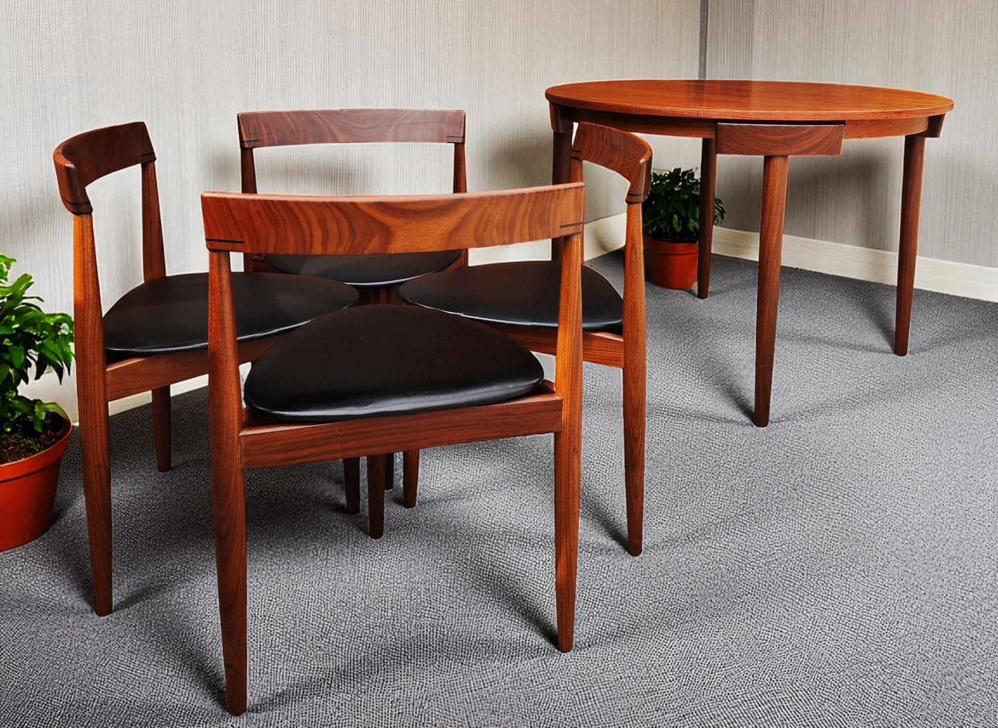 Danish Mid Century Modern ROUNDETTE Teak Table & 4 Chairs by Hans Olsen for Frem Rølje