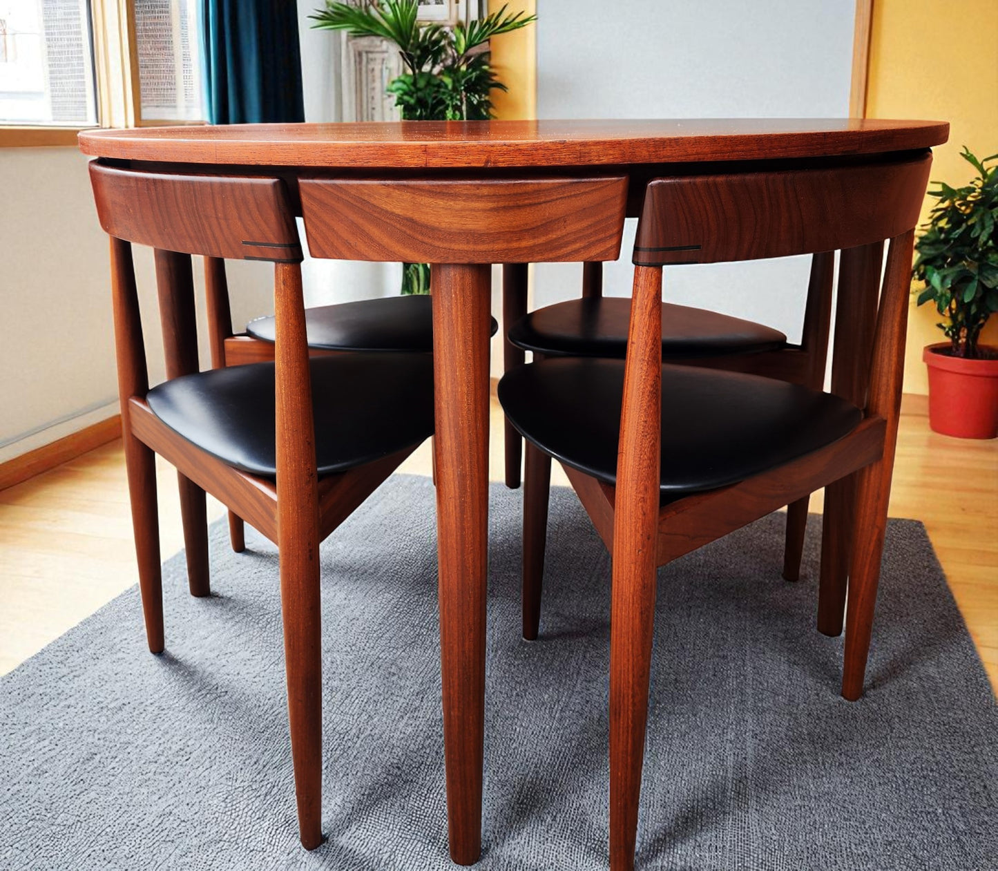 Danish Mid Century Modern ROUNDETTE Teak Table & 4 Chairs by Hans Olsen for Frem Rølje