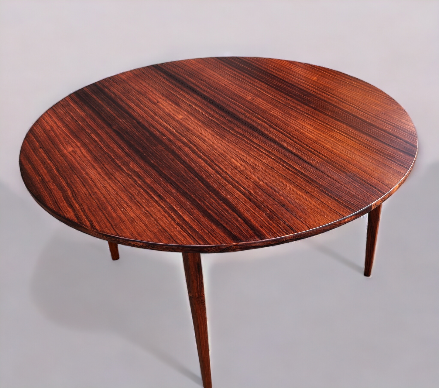 REFINISHED Danish MCM Rio Rosewood Table Round to Oval by Niels Moller 50"-78" Model 15, Selfstoring