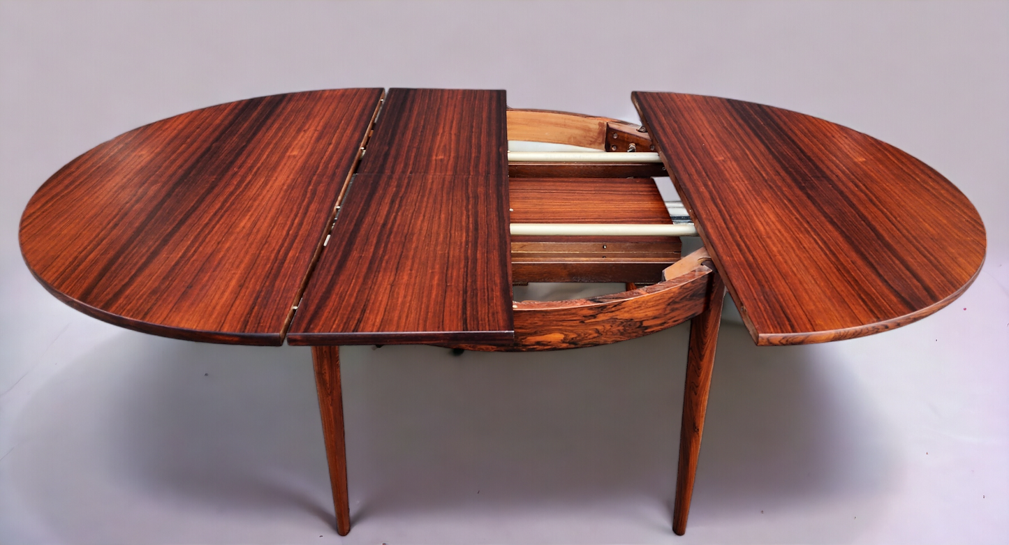 REFINISHED Danish MCM Rio Rosewood Table Round to Oval by Niels Moller 50"-78" Model 15, Selfstoring