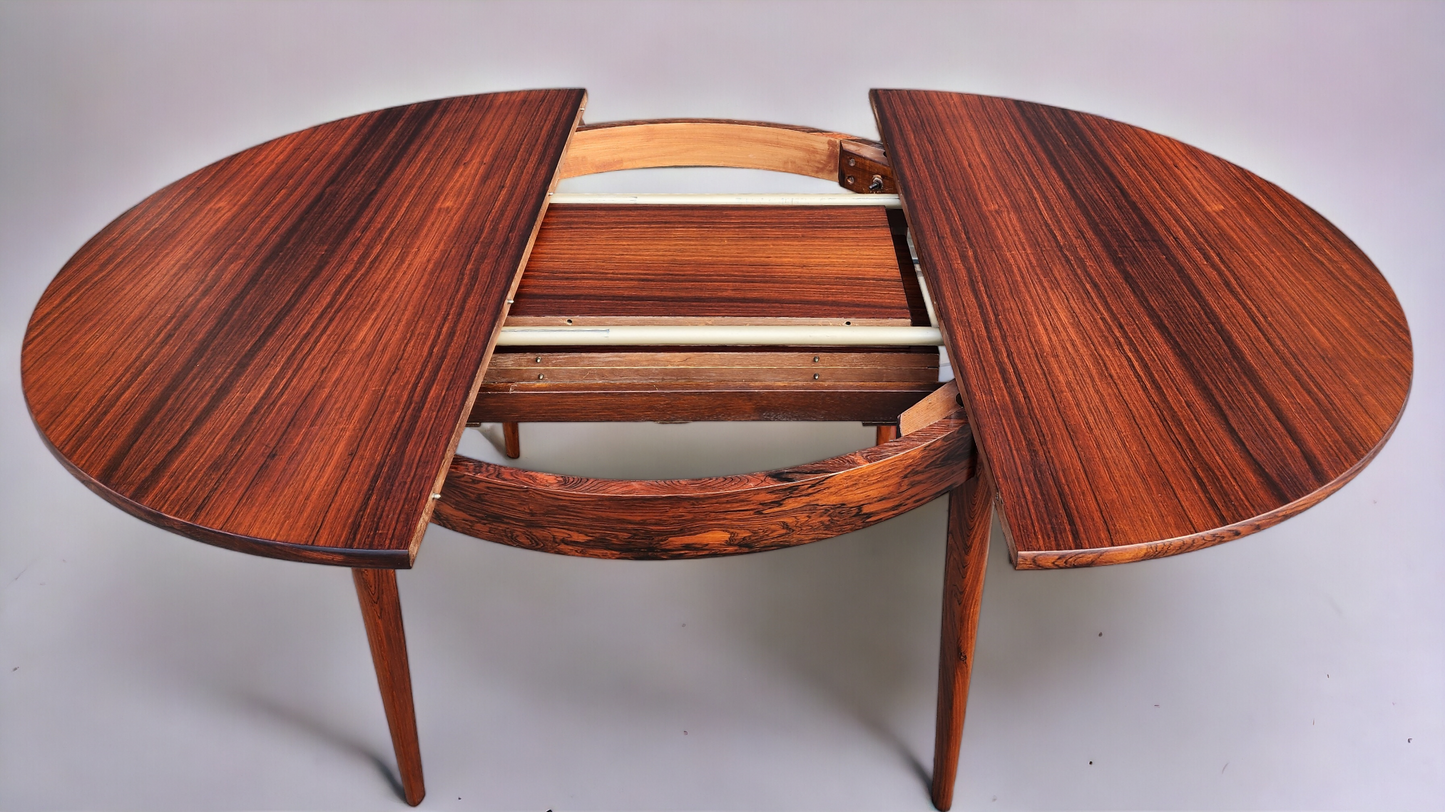 REFINISHED Danish MCM Rio Rosewood Table Round to Oval by Niels Moller 50"-78" Model 15, Selfstoring