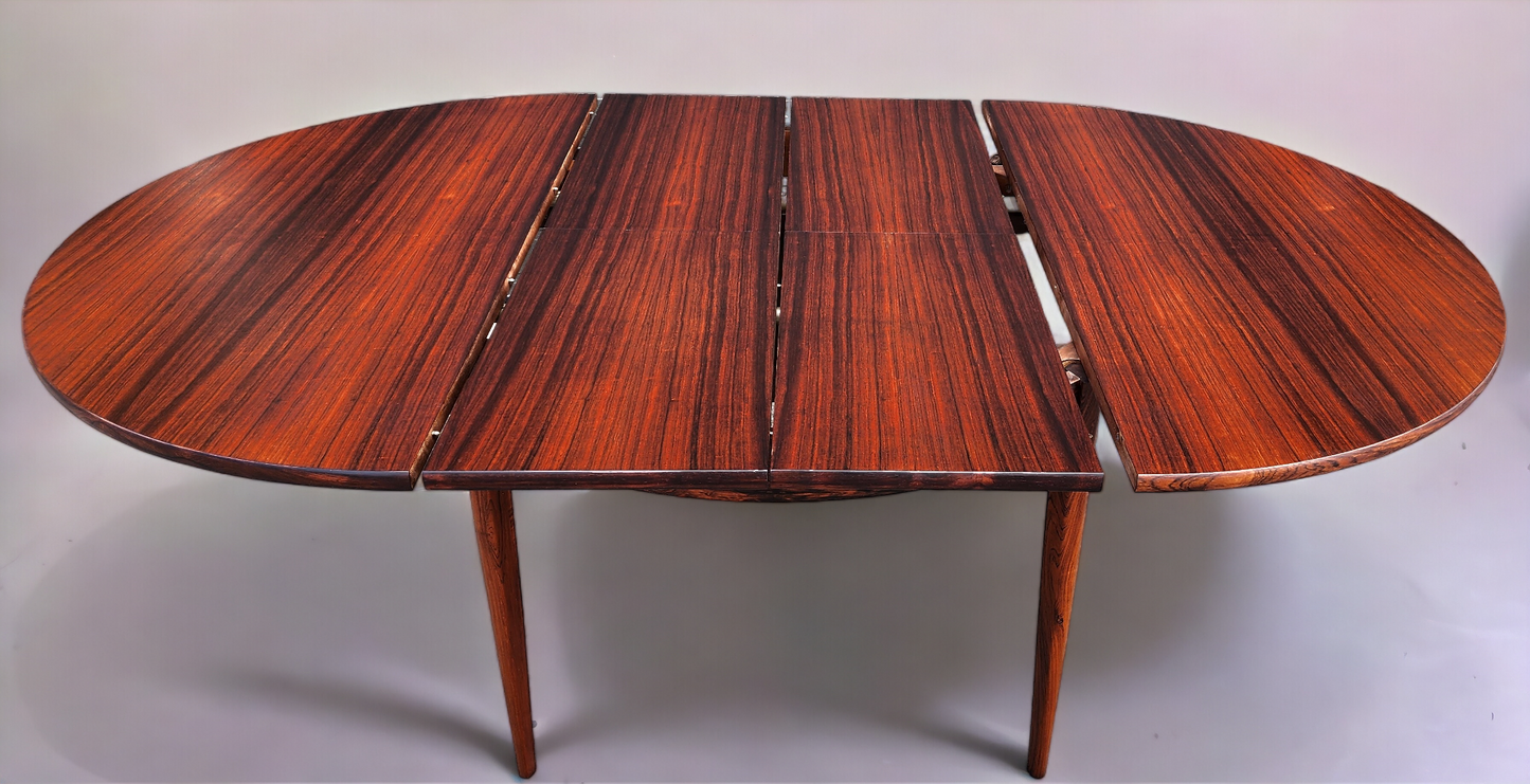 REFINISHED Danish MCM Rio Rosewood Table Round to Oval by Niels Moller 50"-78" Model 15, Selfstoring