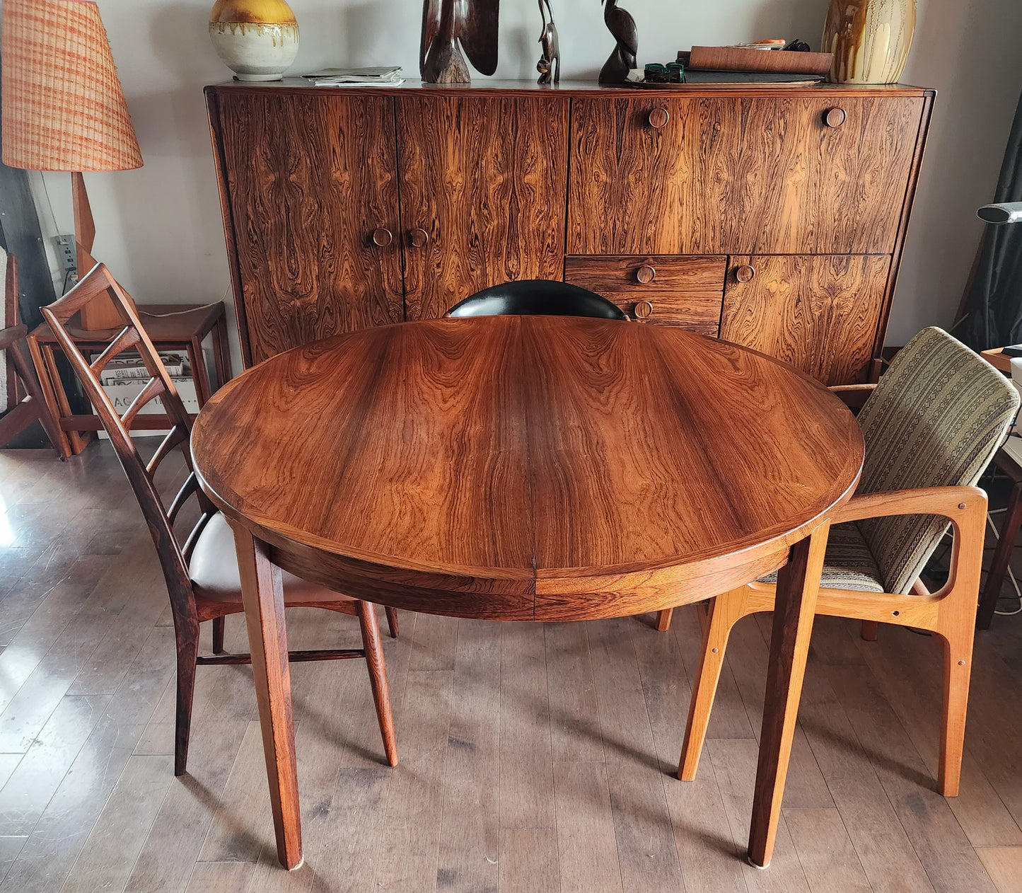 REFINISHED Danish MCM Rosewood Table Round w 2 Leaves by H.Rosengren Hansen 47"- 86"