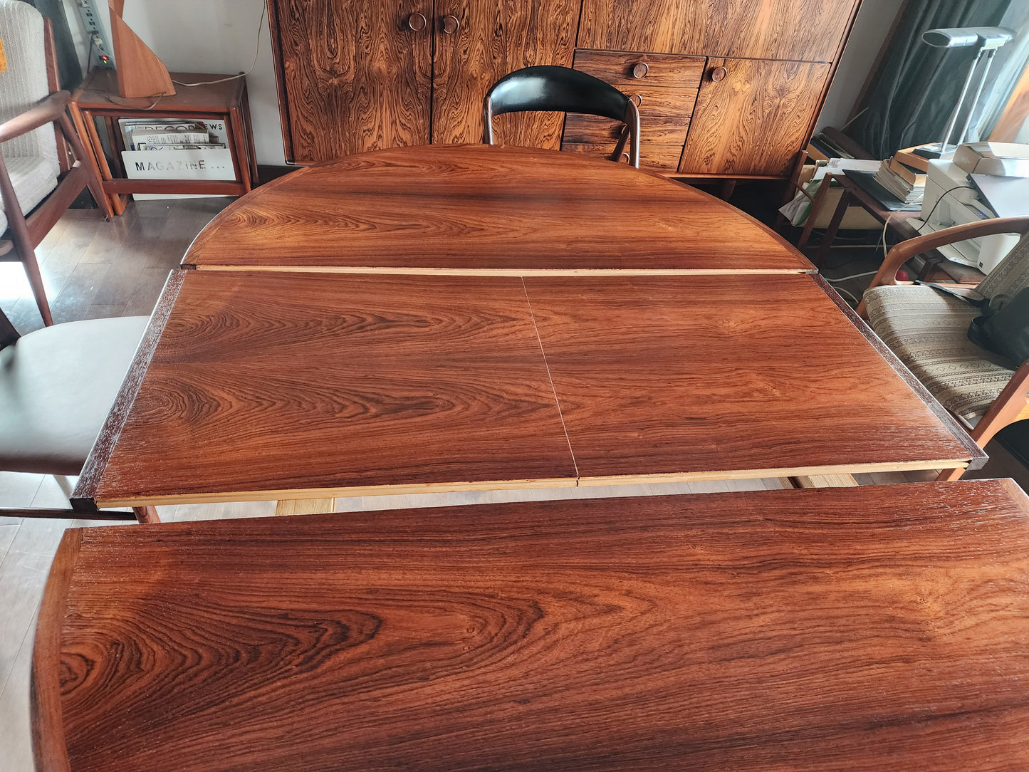 REFINISHED Danish MCM Rosewood Table Round w 2 Leaves by H.Rosengren Hansen 47"- 86"