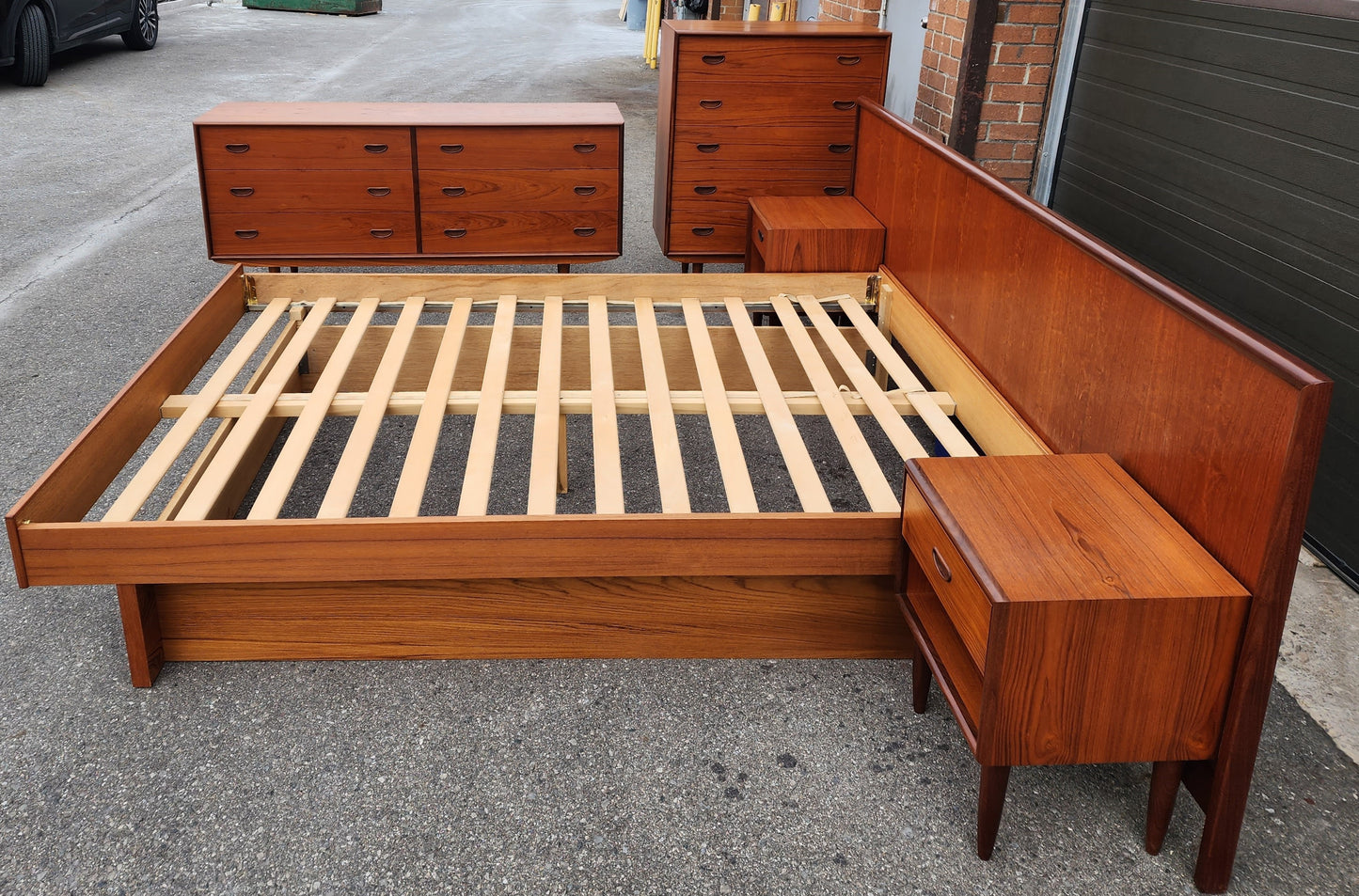 RESTORED Mid Century Modern Teak Queen Bed w Nightstands & 2 Dressers