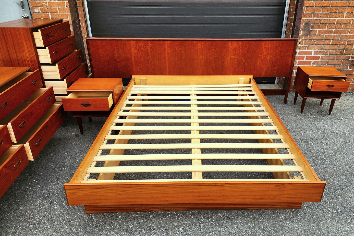 RESTORED Mid Century Modern Teak Queen Bed w Nightstands & 2 Dressers