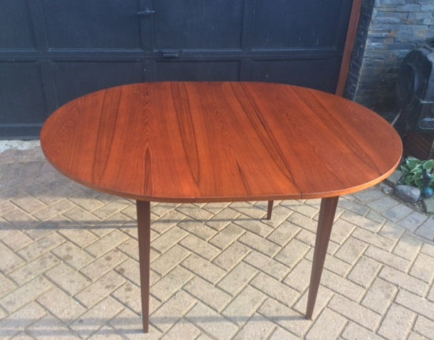 Small REFINISHED MCM Teak Table Round to Oval w 1 Leaf 40"-52" - Mid Century Modern Toronto