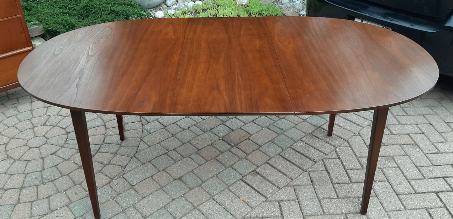 Restored MCM Walnut Dining Table w 1 leaf & 4 Chairs by Deilcraft