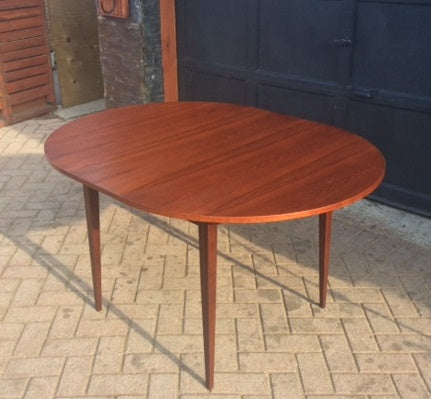 Small REFINISHED MCM Teak Table Round to Oval w 1 Leaf 40"-52" - Mid Century Modern Toronto