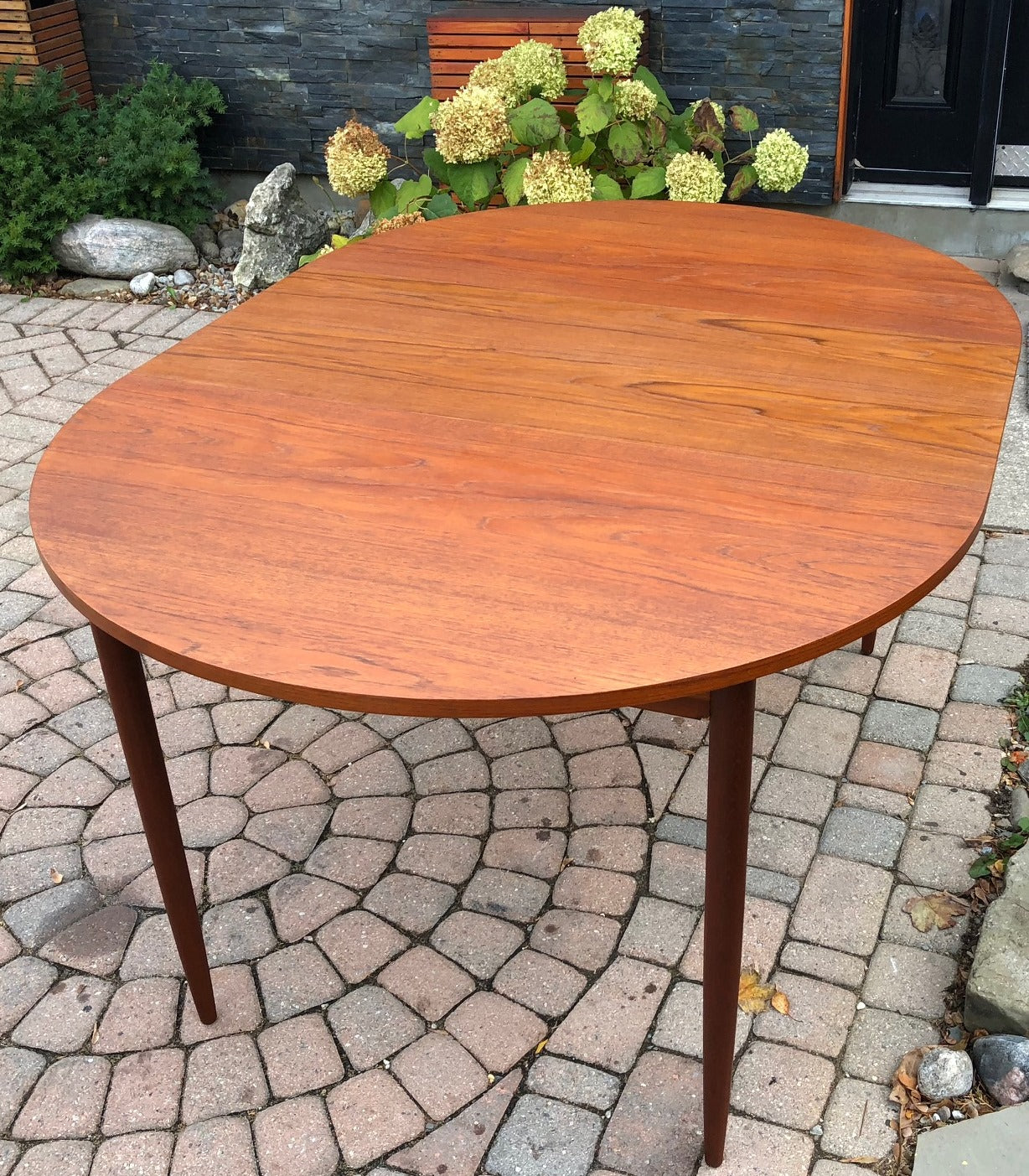 REFINISHED MCM Round to Oval Teak Table w 3 Leaves 41.5"-93" perfect - Mid Century Modern Toronto