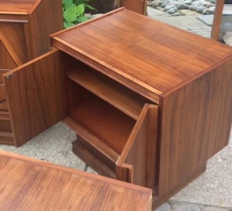 REFINISHED MCM Walnut Brutalist Nightstands, Mirror, Headboard w metal queen size bed frame, in Paul Evans style , PERFECT - Mid Century Modern Toronto