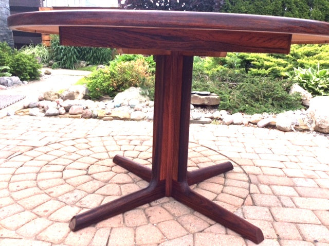 REFINISHED Danish MCM Rosewood Table Round to Oval w 2 Leaves 48"-86.5" - Mid Century Modern Toronto