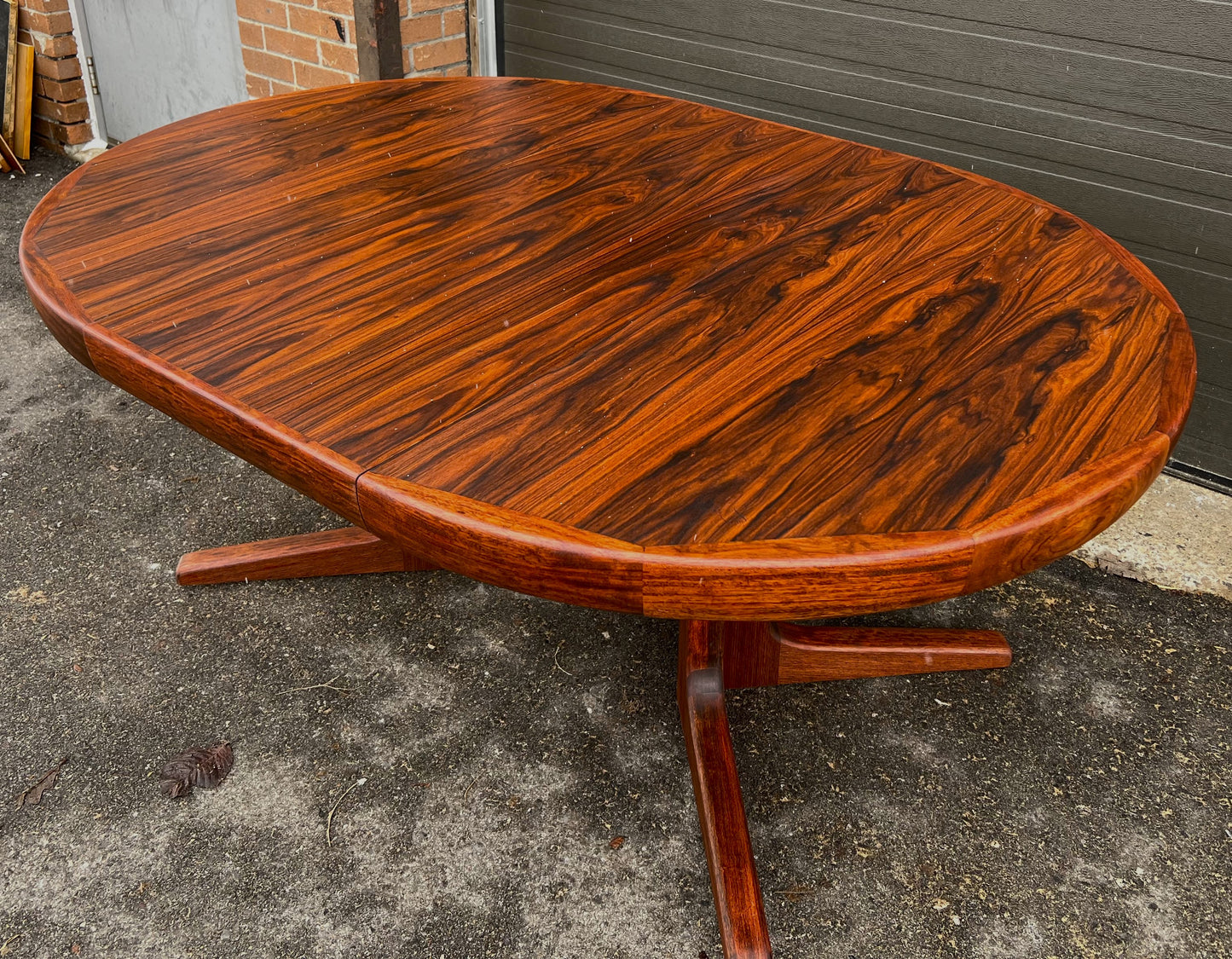 REFINISHED Danish Mid Century Modern Rosewood Table Round w 1 Leaf, 47"-66.5"