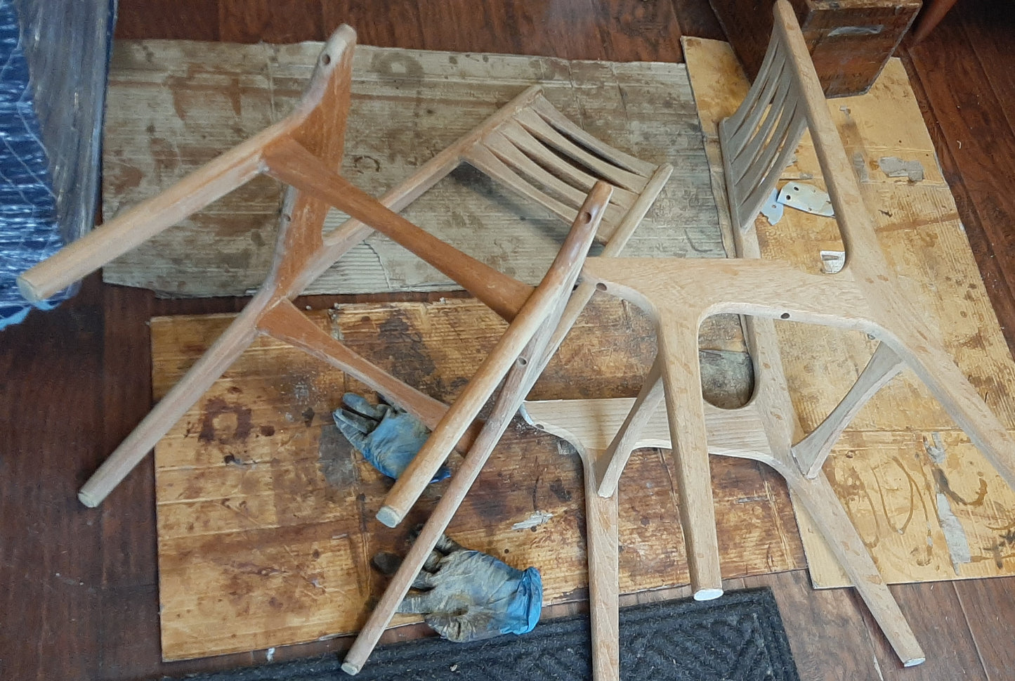 4 REFINISHED Danish Mid Century Modern Teak Chairs Model 83 by Boltinge