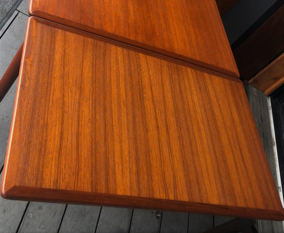 REFINISHED Danish MCM Teak Dining Table Extendable by W.Sigh, model 145, PERFECT - 50"-90", treated for durability - Mid Century Modern Toronto