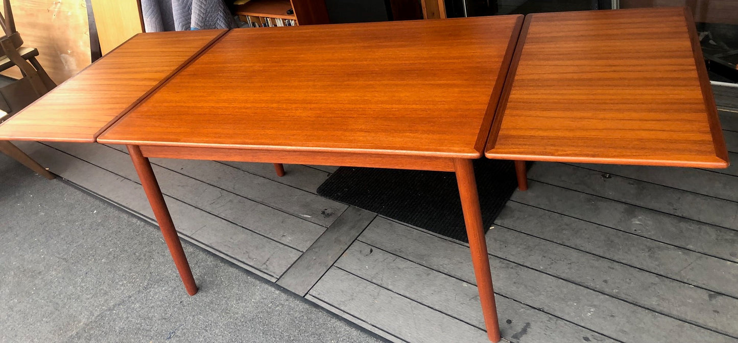 REFINISHED Danish MCM Teak Dining Table Extendable by W.Sigh, model 145, PERFECT - 50"-90", treated for durability - Mid Century Modern Toronto