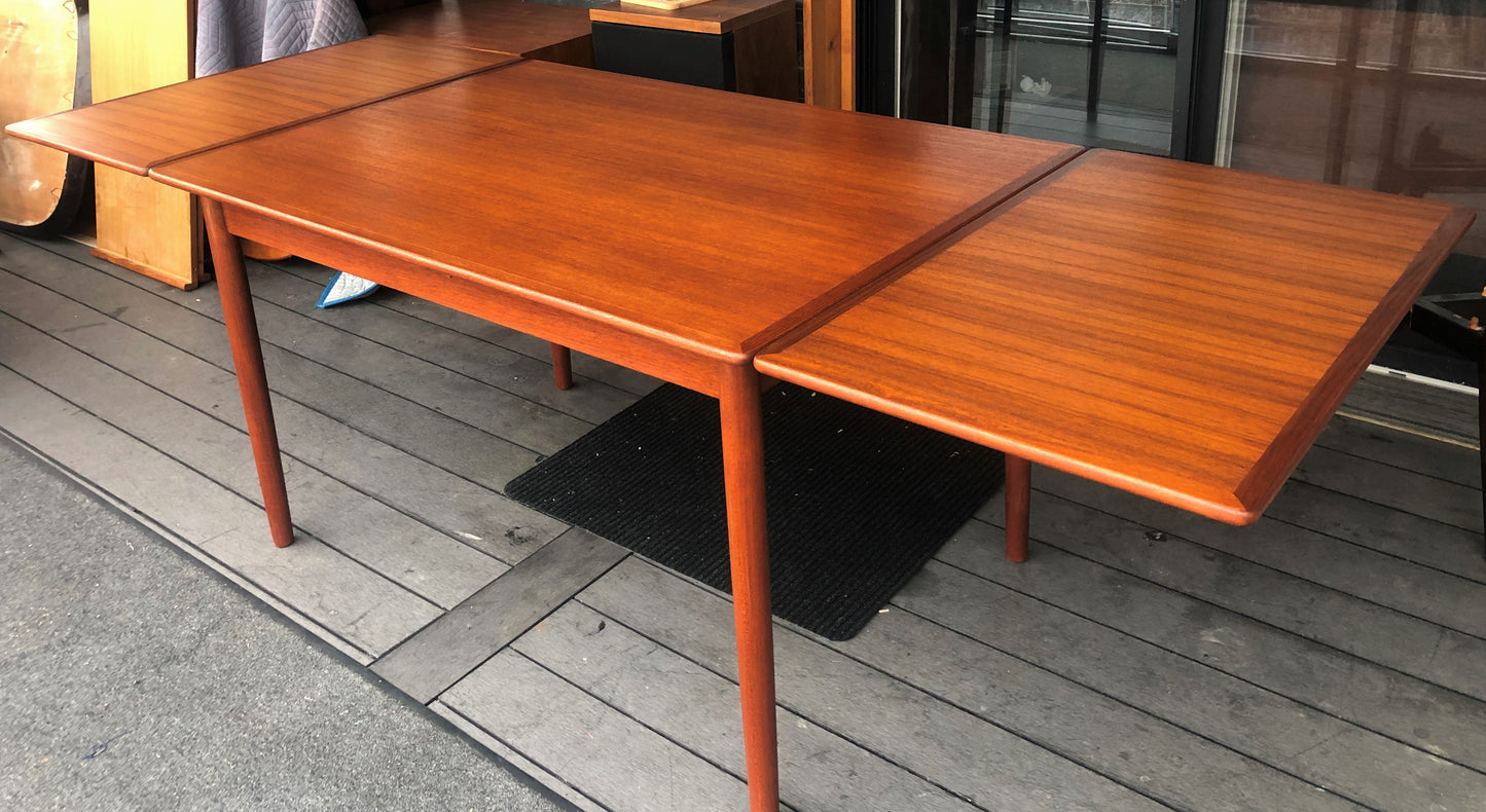 REFINISHED Danish MCM Teak Dining Table Extendable by W.Sigh, model 145, PERFECT - 50"-90", treated for durability - Mid Century Modern Toronto