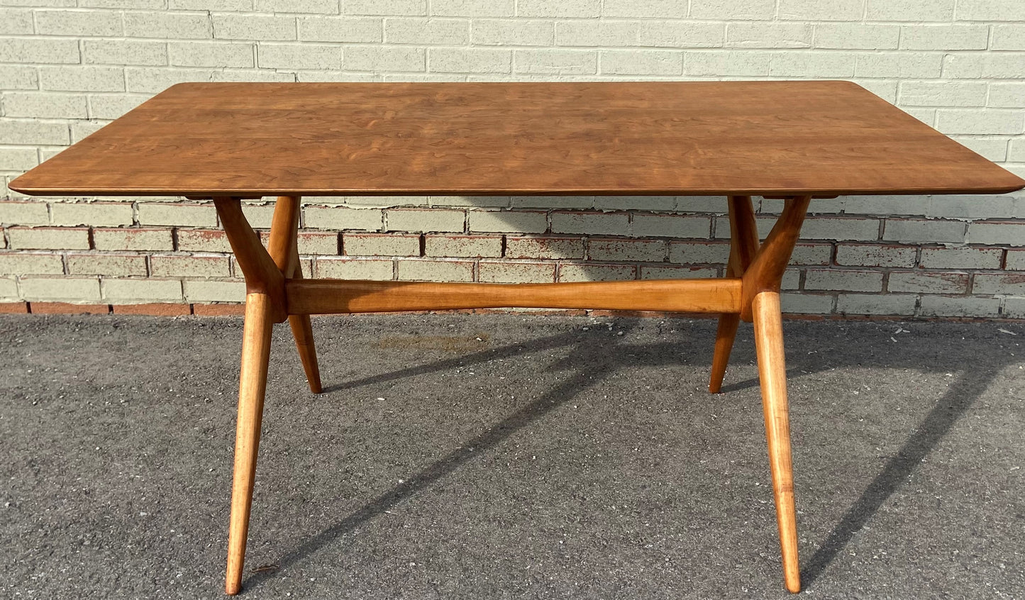 REFINISHED Mid Century Modern walnut dining table by Lorenzo Rutili, Perfect