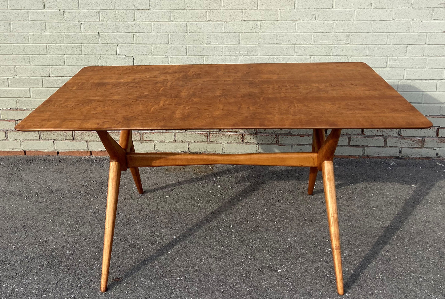 REFINISHED Mid Century Modern walnut dining table by Lorenzo Rutili, Perfect
