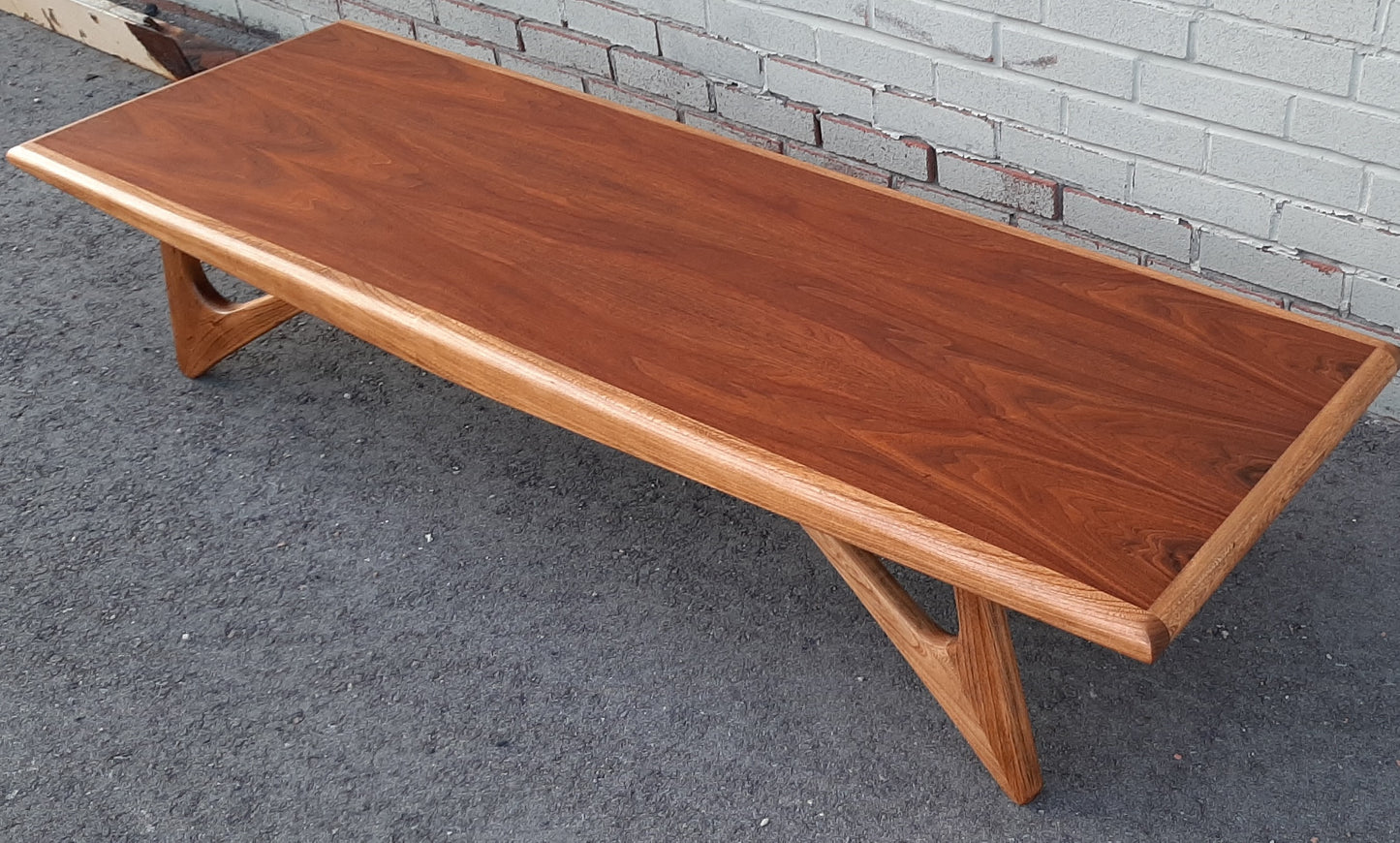 Sculptural MCM Walnut & Ash Coffee table REFINISHED, in style of A.Pearsall, Perfect