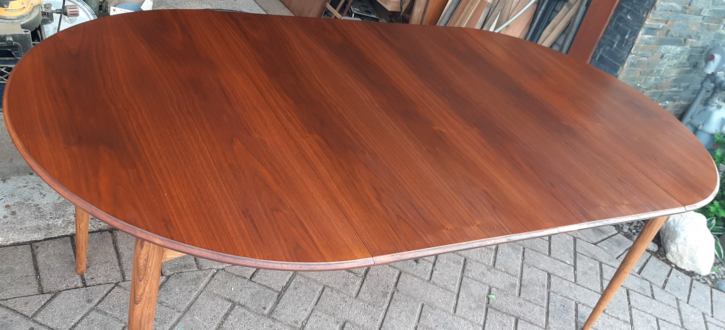 REFINISHED MCM Walnut Dining Table Round to Oval w 2 leaves by Deilcraft, PERFECT, 40"-76"