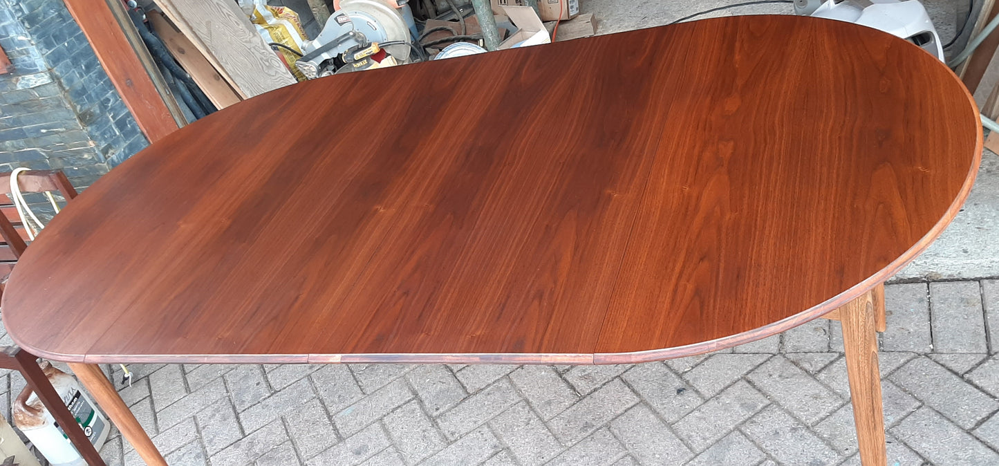 REFINISHED MCM Walnut Dining Table Round to Oval w 2 leaves by Deilcraft, PERFECT, 40"-76"