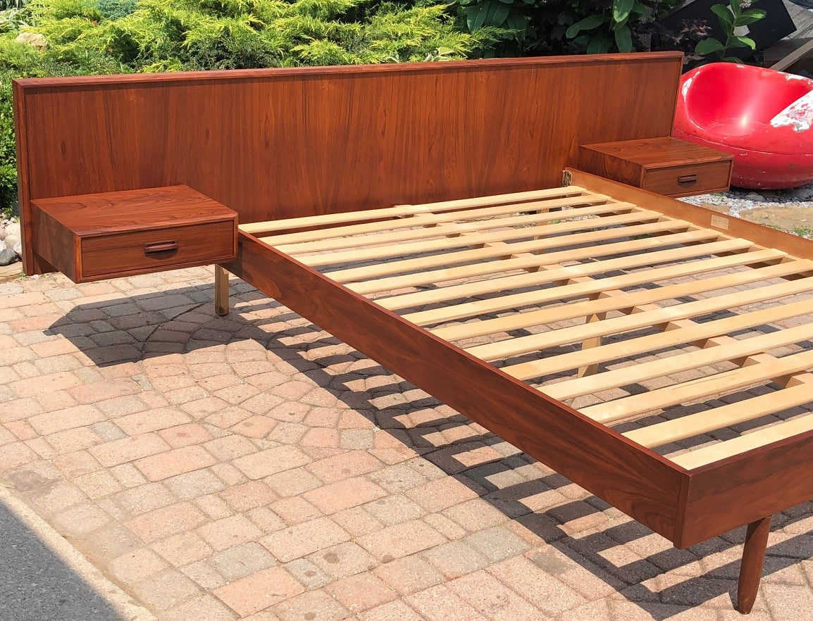 REFINISHED MCM Rosewood Bedroom set: Long dresser, tall dresser & platform bed w floating nightstands Queen, PERFECT - Mid Century Modern Toronto