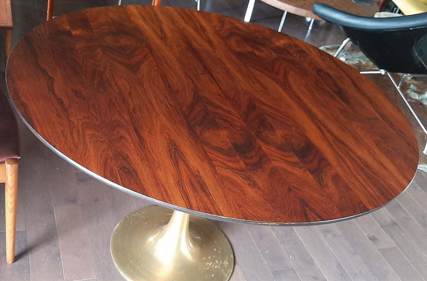 REFINISHED MCM Saarinen style Round Rosewood Dining Table with tulip base 47.5", Perfect, treated for durability - Mid Century Modern Toronto