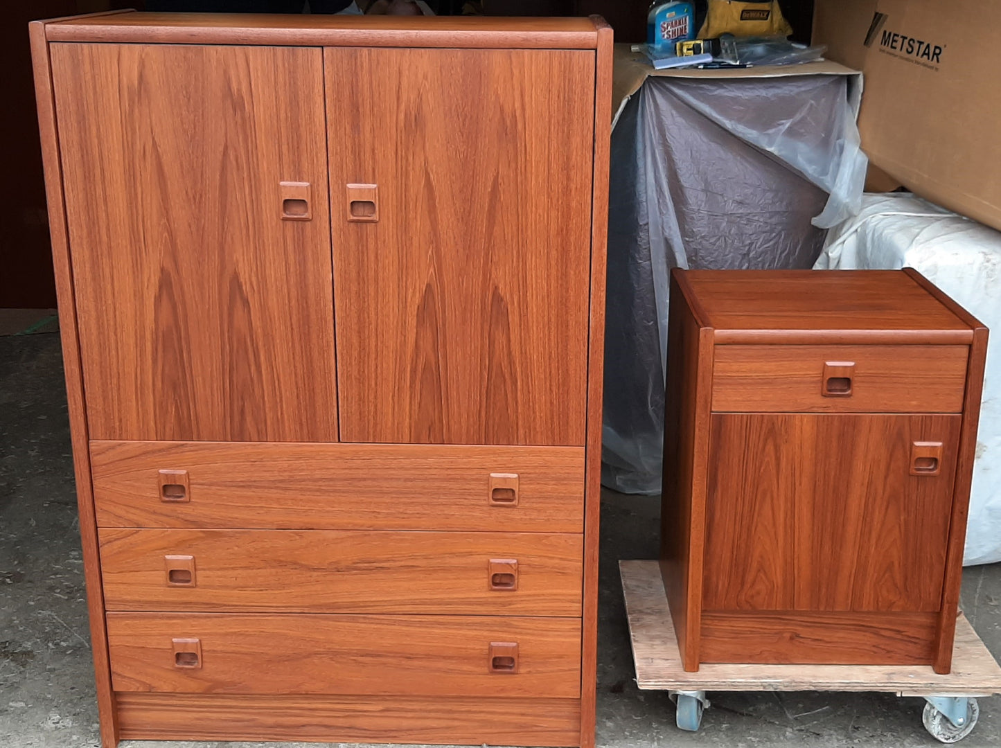 REFINISHED MCM Teak Dresser 8 Drawers, Wardrobe , 2 Nigh Stands, Queen Bed w Bookcase Headboard, PERFECT - Mid Century Modern Toronto