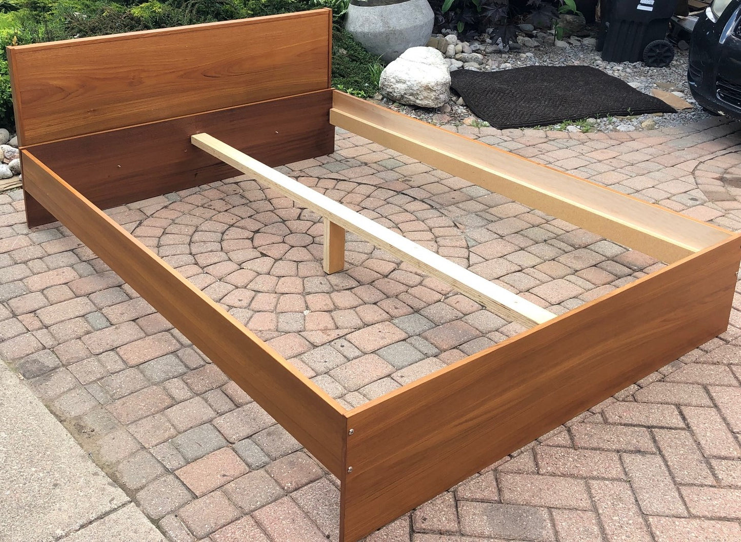 RESTORED MCM Teak Platform Bed w separate nightstands, Queen, PERFECT - Mid Century Modern Toronto