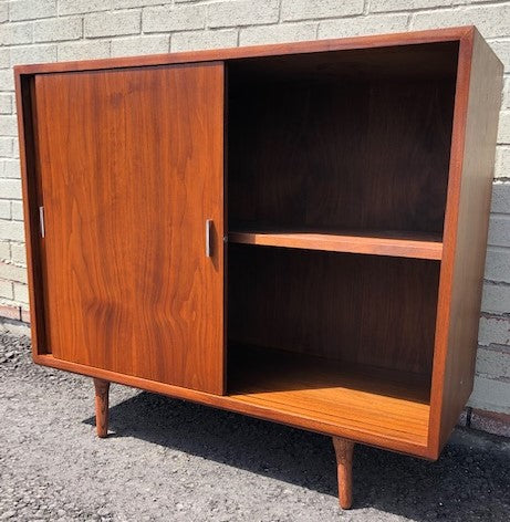 REFINISHED MCM Walnut Sideboard TV Media Record Console 37.5” PERFECT, narrow - Mid Century Modern Toronto