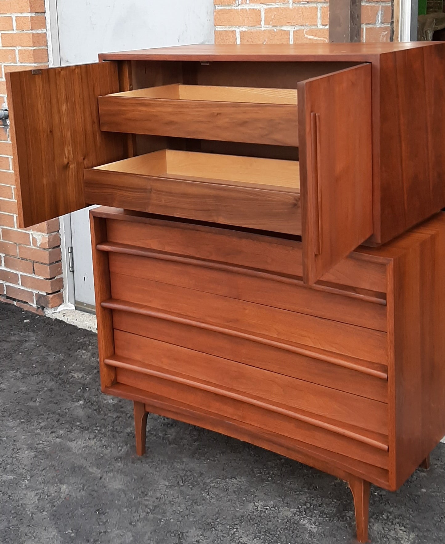 REFINISHED MCM Walnut Set of a Long Dresser 9 Drawers and a Gentleman's Chest, PERFECT - Mid Century Modern Toronto