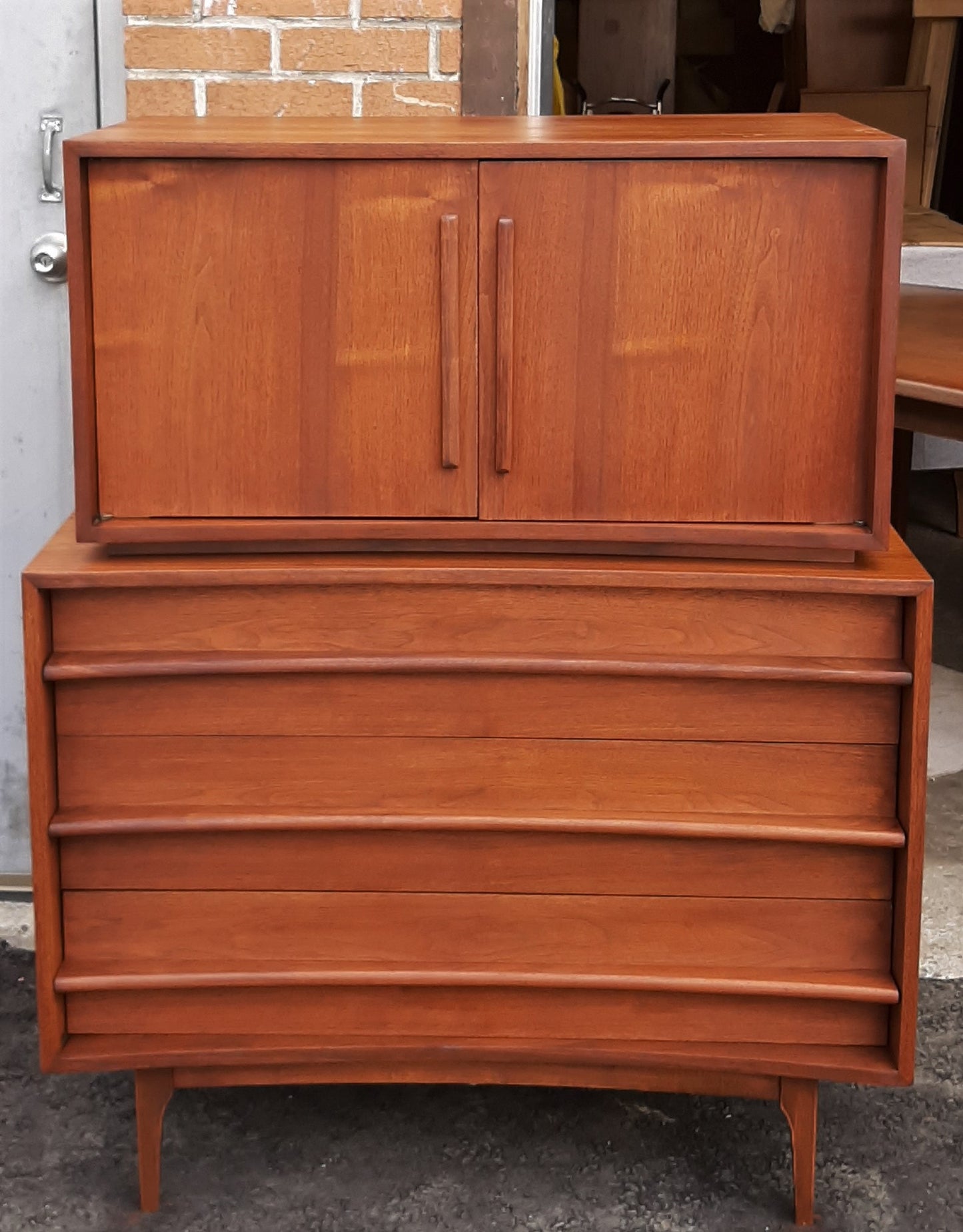 REFINISHED MCM Walnut Set of a Long Dresser 9 Drawers and a Gentleman's Chest, PERFECT - Mid Century Modern Toronto