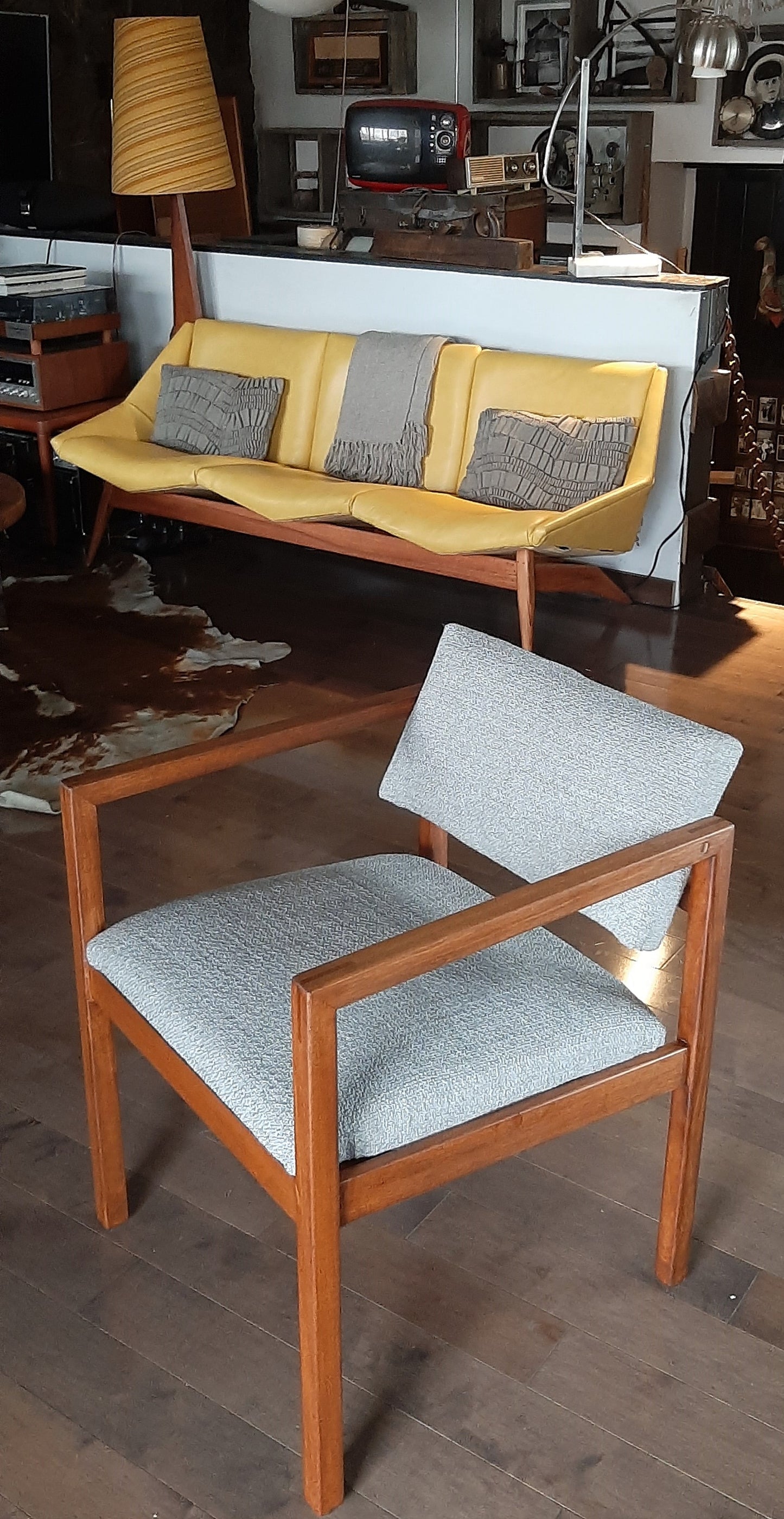 Set of 2 REFINISHED REUPHOLSTERED MCM Teak Armchairs by Brunswick Mfg for Eatons PERFECT - Mid Century Modern Toronto