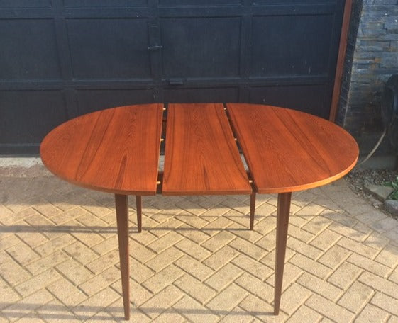 Small REFINISHED MCM Teak Table Round to Oval w 1 Leaf 40"-52" - Mid Century Modern Toronto