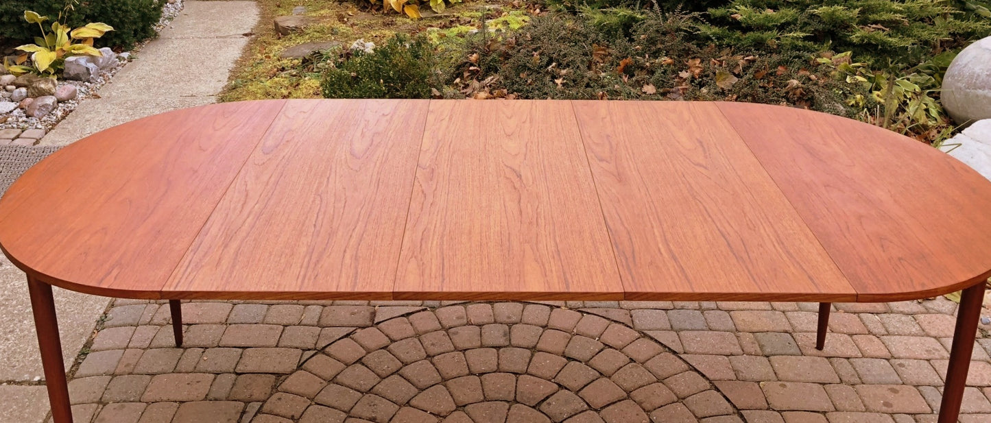 REFINISHED MCM Round to Oval Teak Table w 3 Leaves 41.5"-93" perfect - Mid Century Modern Toronto