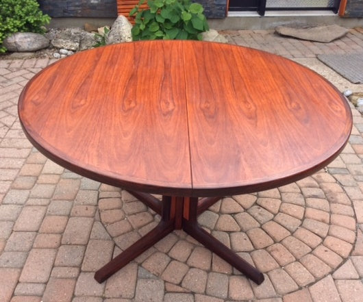 REFINISHED Danish MCM Rosewood Table Round to Oval w 2 Leaves 48"-86.5" - Mid Century Modern Toronto