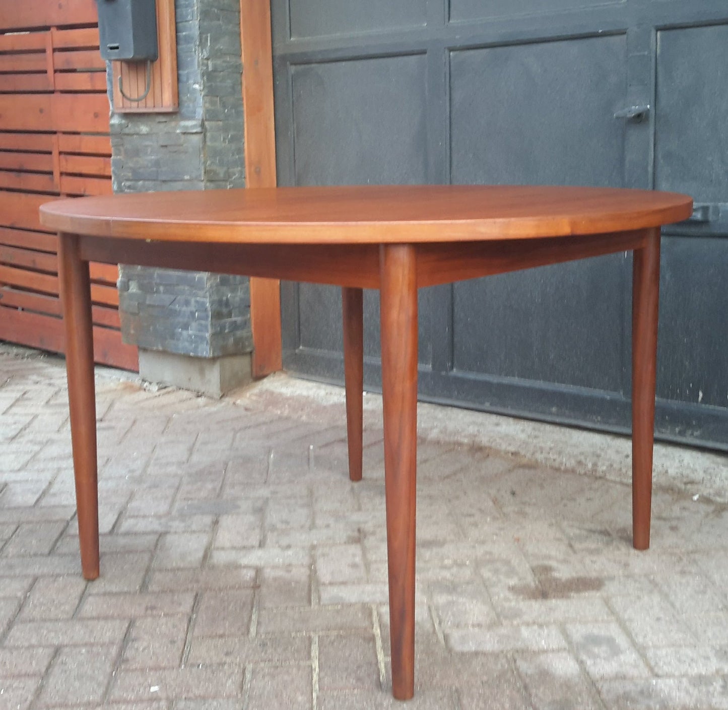 REFINISHED MCM Round Extendable to Oval Walnut Table Large 48"-90" - Mid Century Modern Toronto