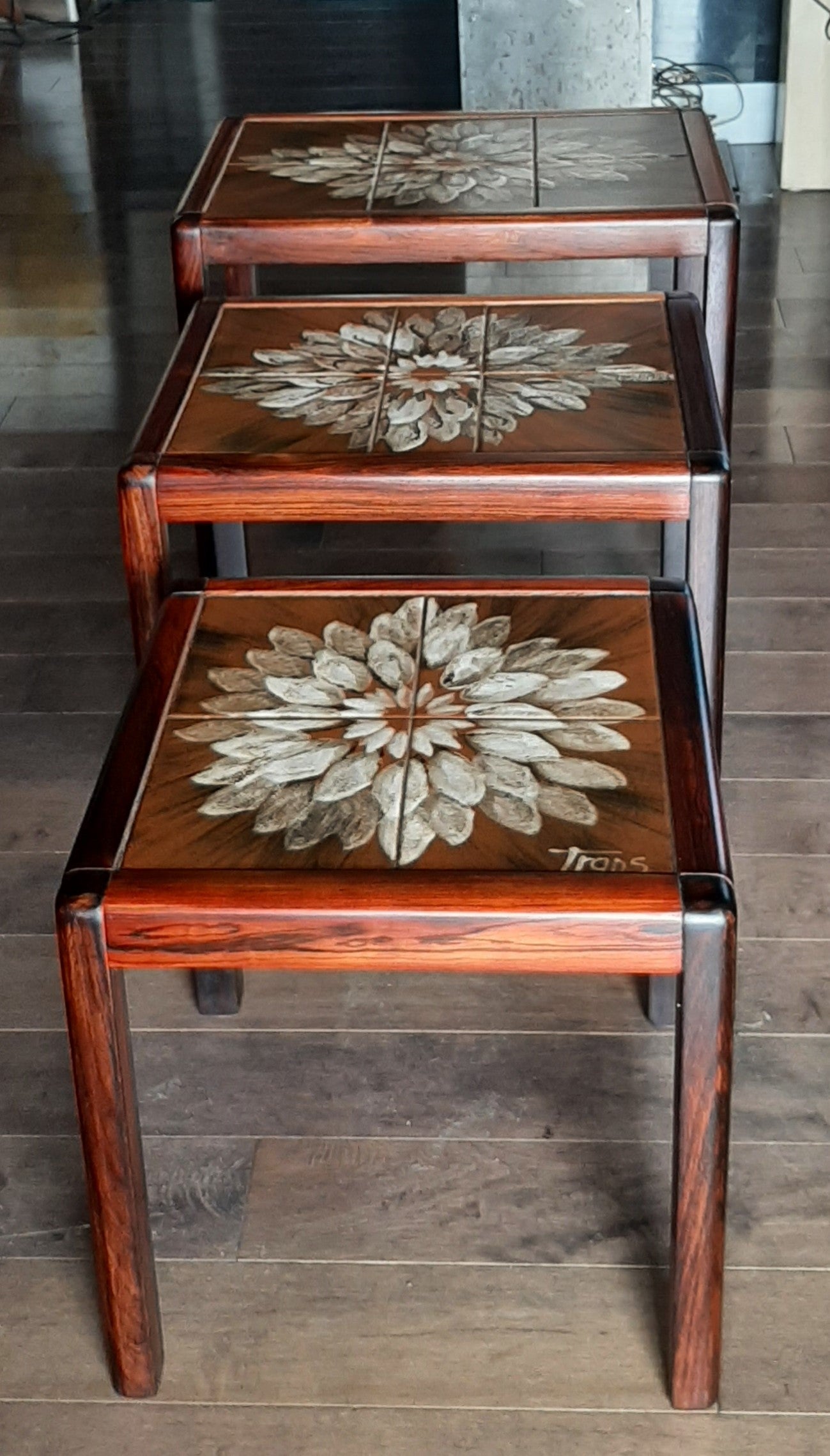 REFINISHED Danish MCM Rosewood nesting tables, set of 3, Perfect