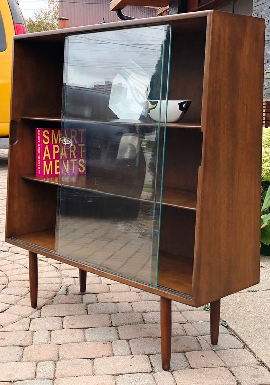 MCM Ash Walnut Bookcase Display with glass doors like new 40.5" trapezoid shape - Mid Century Modern Toronto